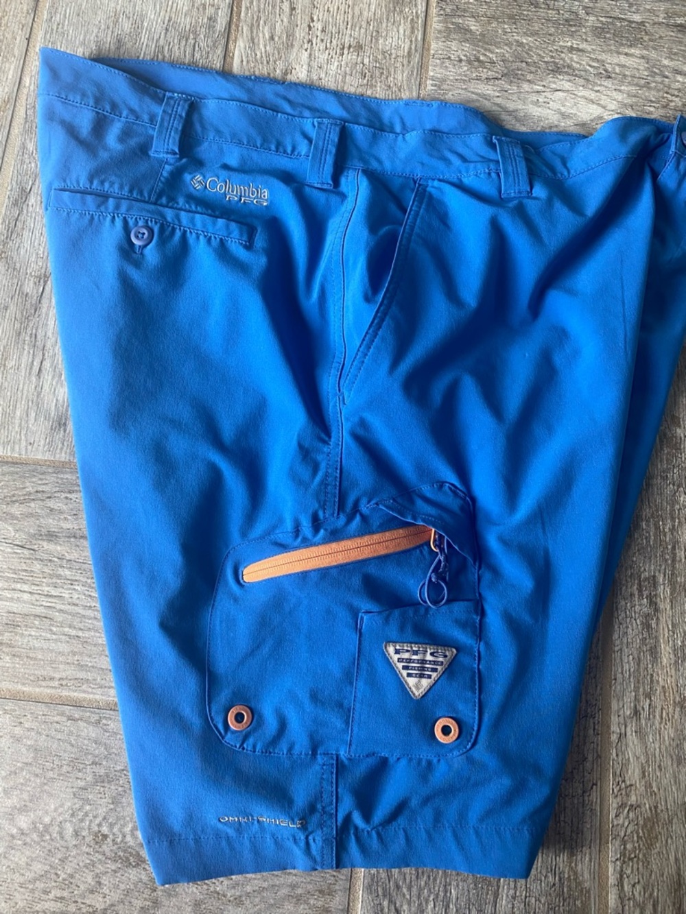 Columbia PFG cargo pocket shorts size 42